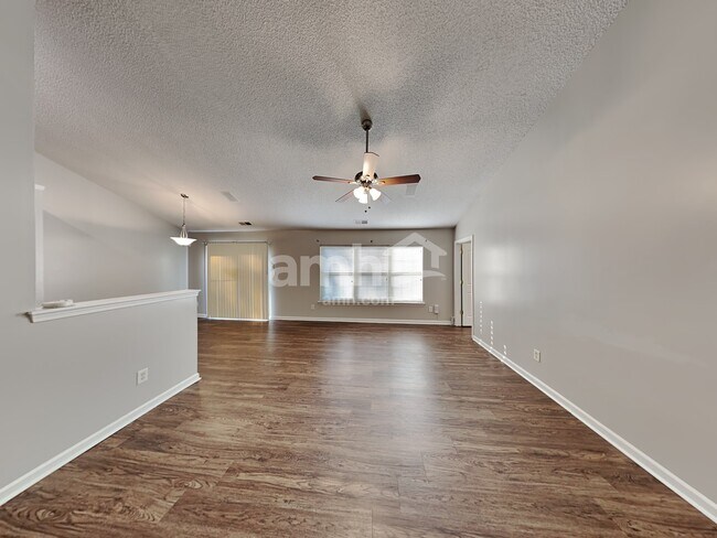 Foto del edificio - 15006 Jerpoint Abby Dr