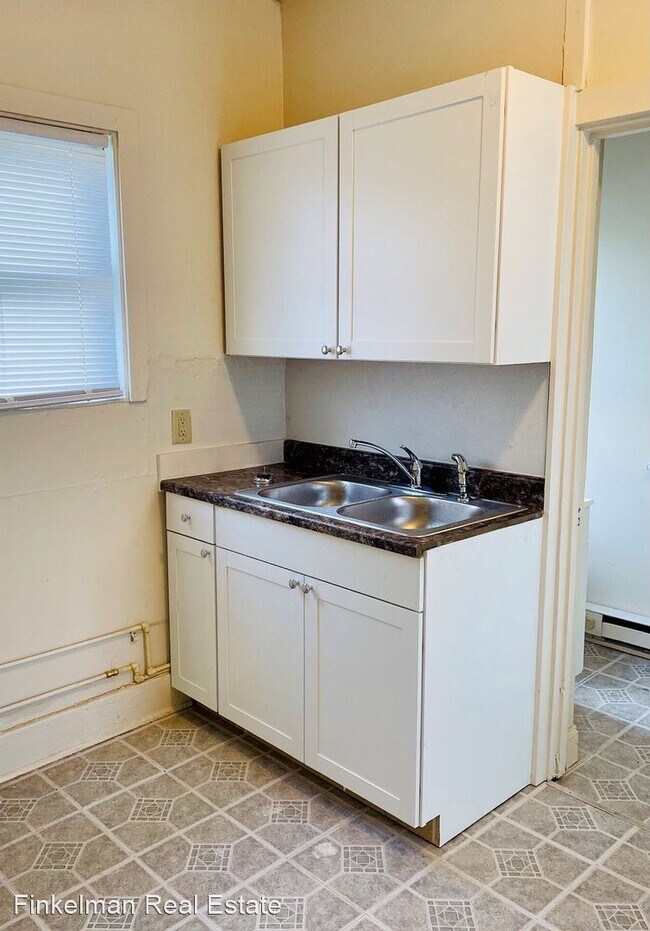 Building Photo - 1 br, 1 bath House - 2200 Queen