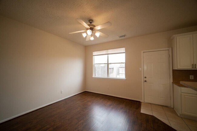 Foto del edificio - 13103 Peppergate Ln