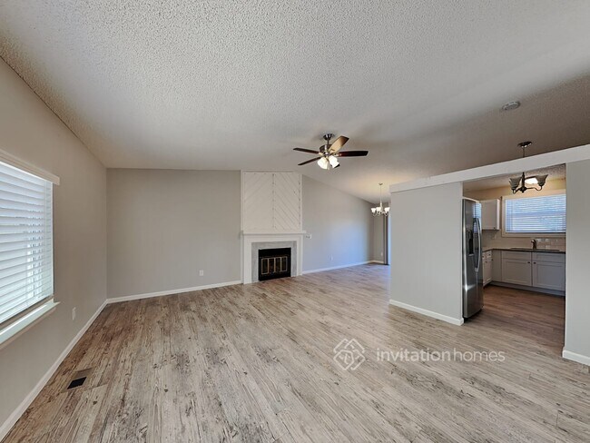 Foto del edificio - 517 Turf Trail Pl
