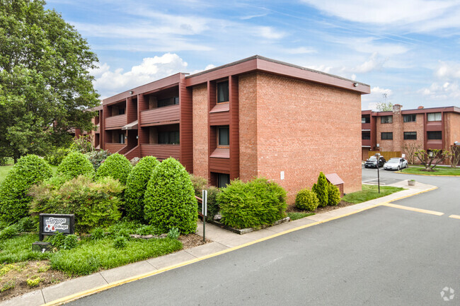 Foto del edificio - George Mason Village Condo