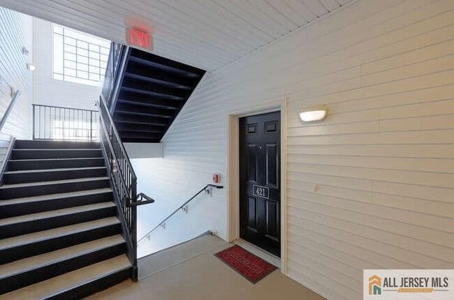 Foto del edificio - 421 Tavern Rd