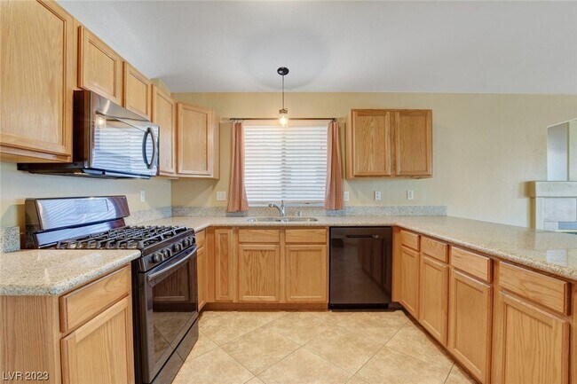 Foto del edificio - 7865 Blue Charm Ave