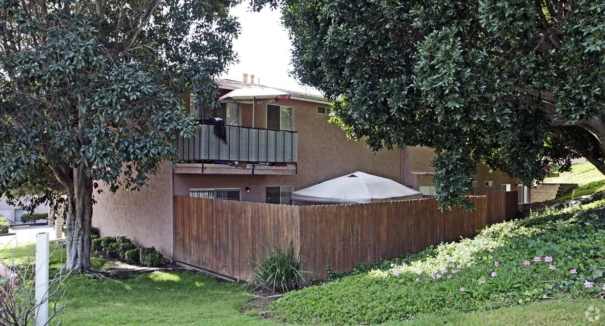 Building - The Boulders Apartments