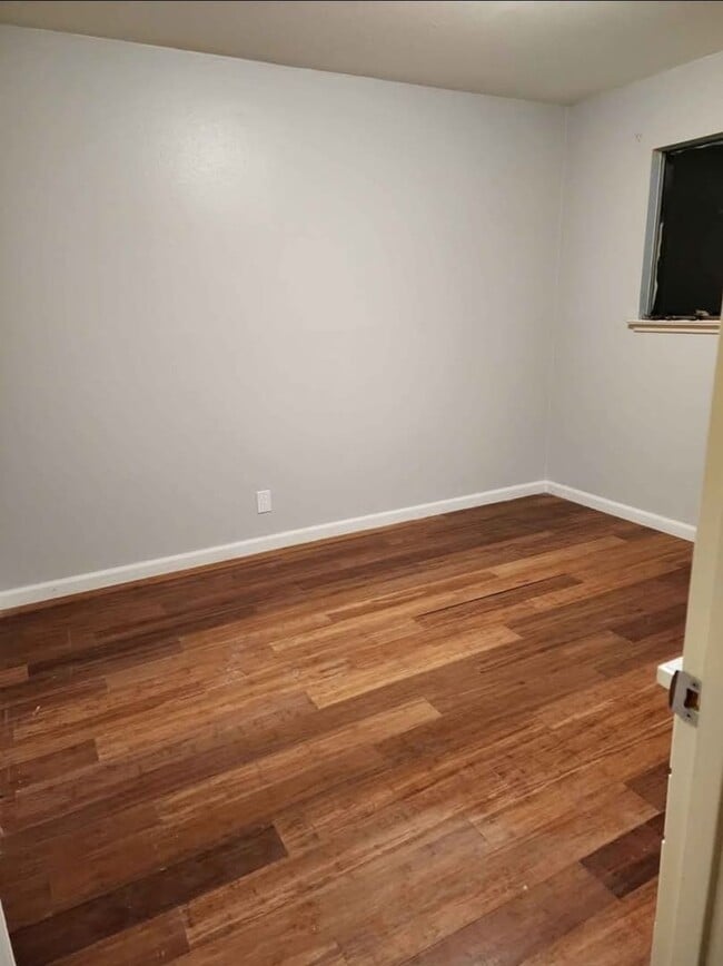 Building Photo - 2686 9th Ave