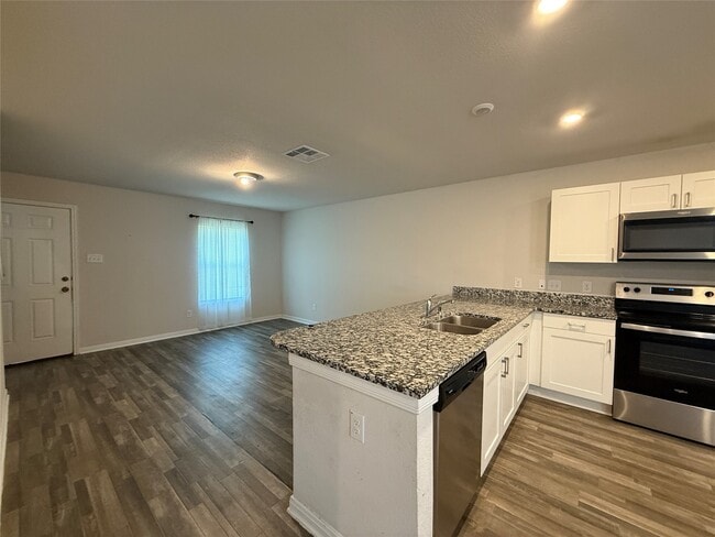 Foto del edificio - 15535 Taylorcrest Dr