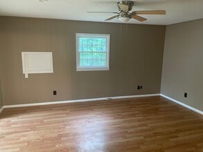 Building Photo - 1204 Gale Dr