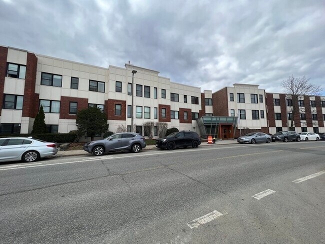 Foto del edificio - 99 Chestnut Hill Ave
