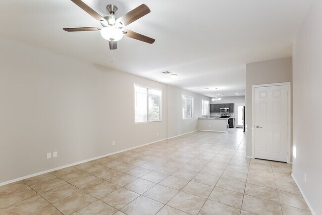 Foto del edificio - 2743 W Lamar Rd