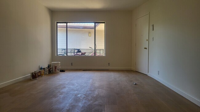 Building Photo - 2329 Wellesley Ave