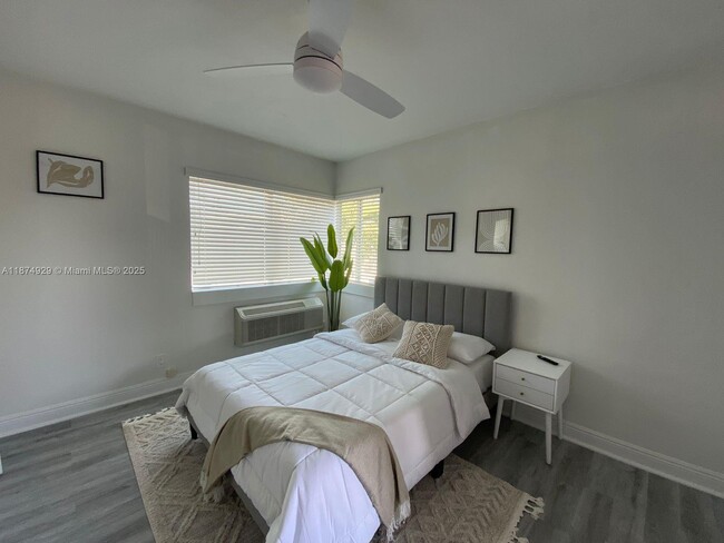Foto del edificio - 7325 Carlyle Ave
