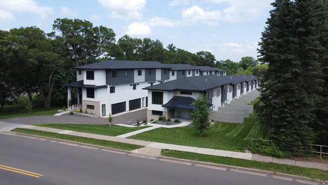 Building Photo - 3225 Fairfax St