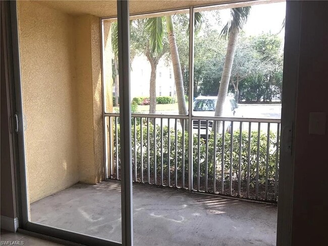 Screened balcony - 4127 Residence Dr