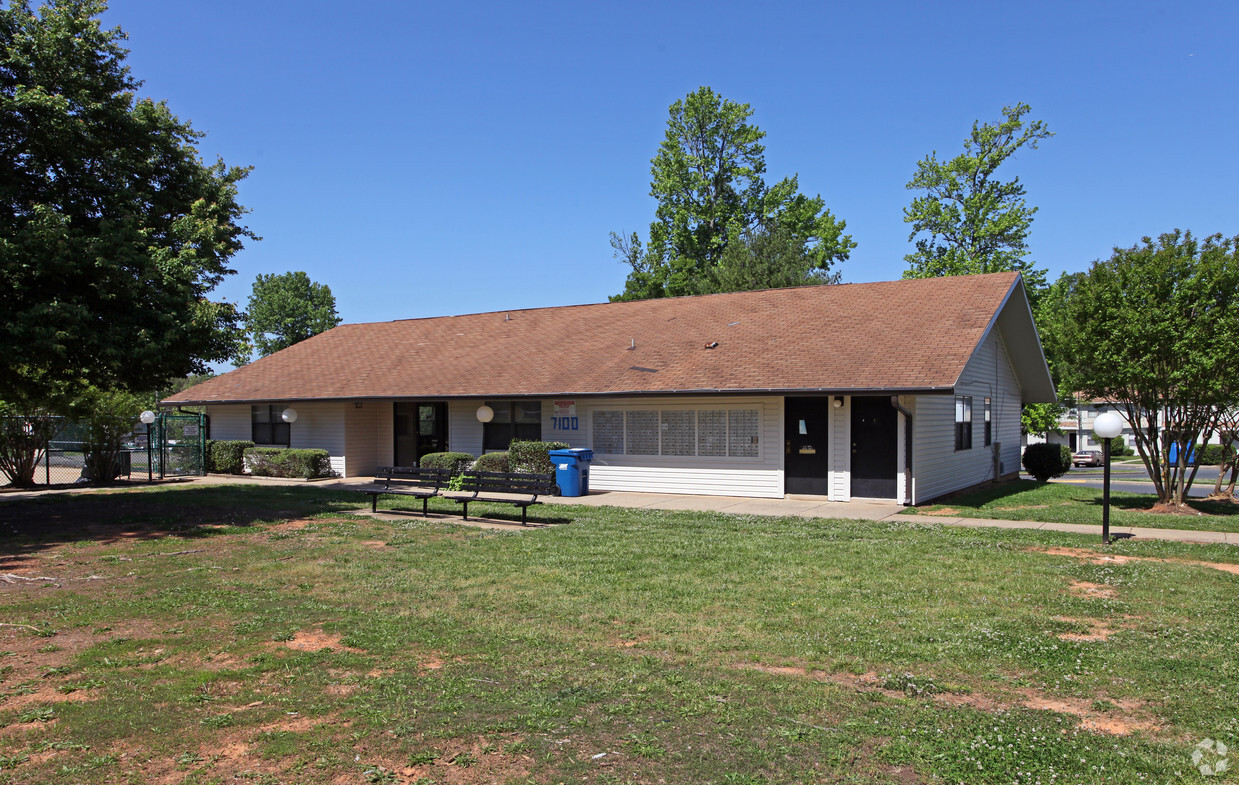 Building Photo - Heritage Park Apartments