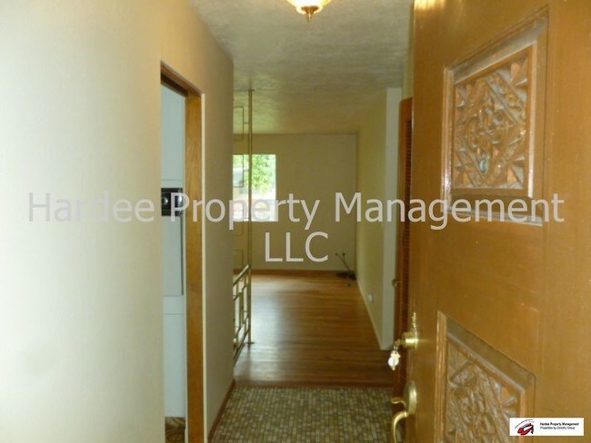Building Photo - 6904 W Brentwood Dr