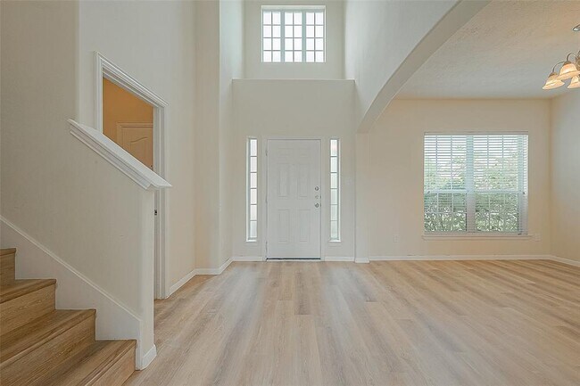 Building Photo - 1418 Lochstone Dr