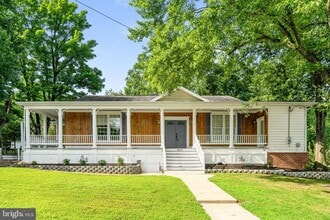 Building Photo - 8513 Thomas Dr