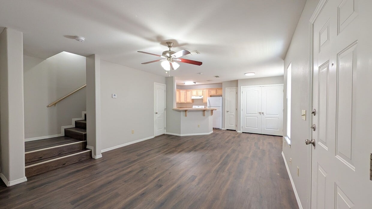 Primary Photo - 721 Sonesta Ct