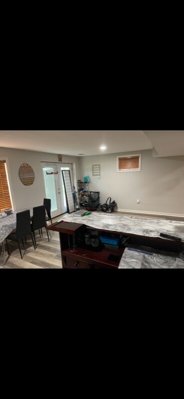Foto principal - 7899 English St