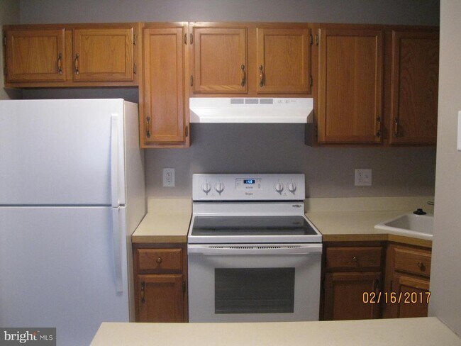 Building Photo - 2912B Auburn Ct