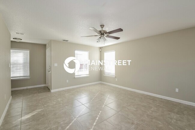 Foto del edificio - 3 Bedroom Pet-Friendly Home in San Antonio, TX with Main Street Renewal