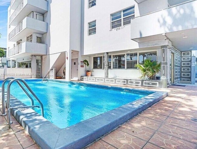 Foto del edificio - 1145 Normandy Dr