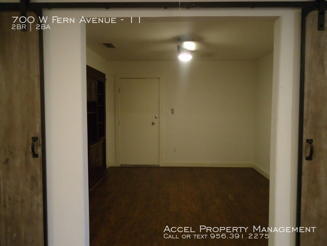 Building Photo - 700 W Fern Ave