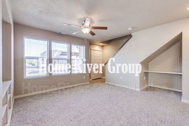 Foto del edificio - 4771 N Morninggale Dr
