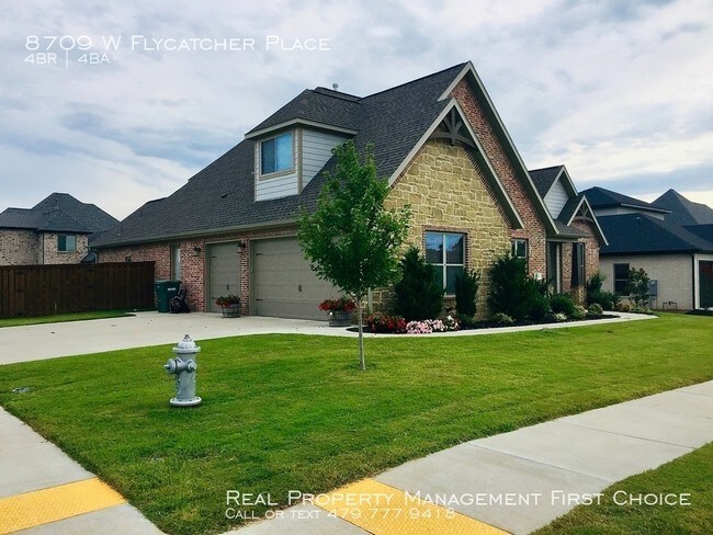 Building Photo - Custom 4 Bedroom Home in Bentonville!