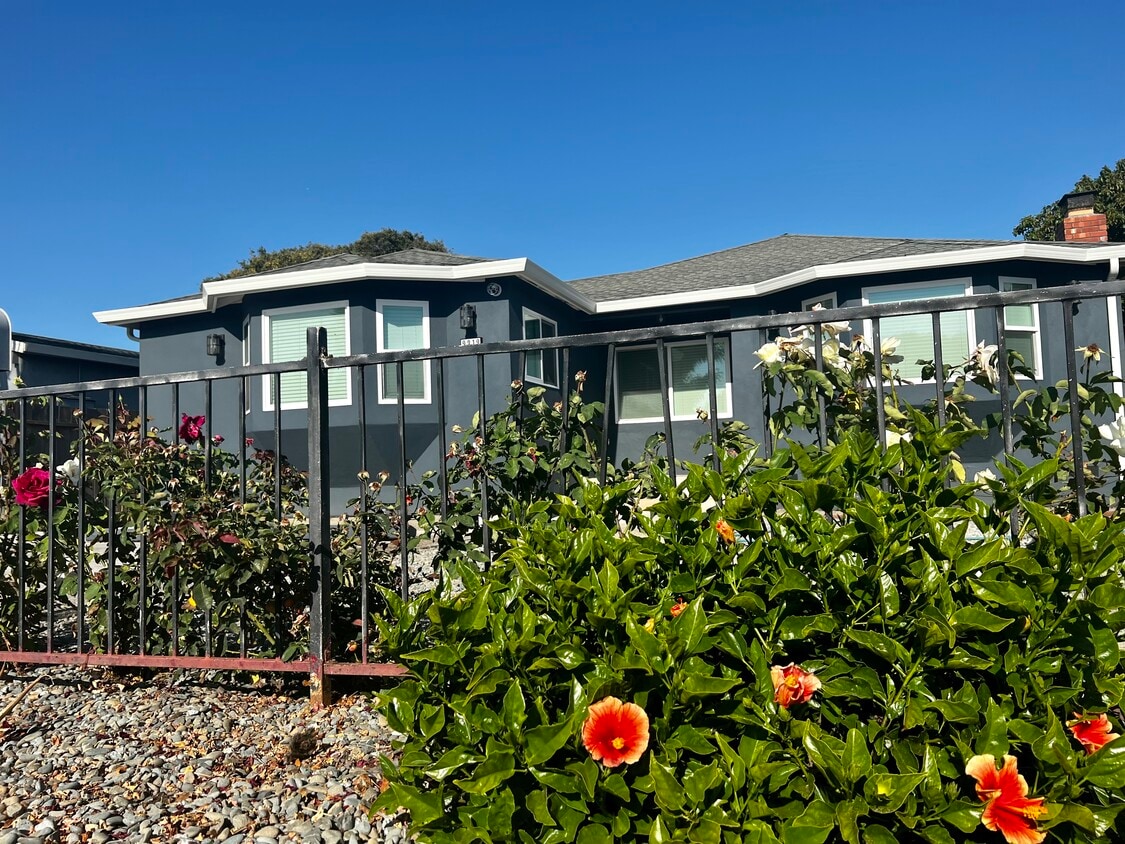 2312 Pulgas Ave, East Palo Alto, CA 94303 House Rental in East Palo