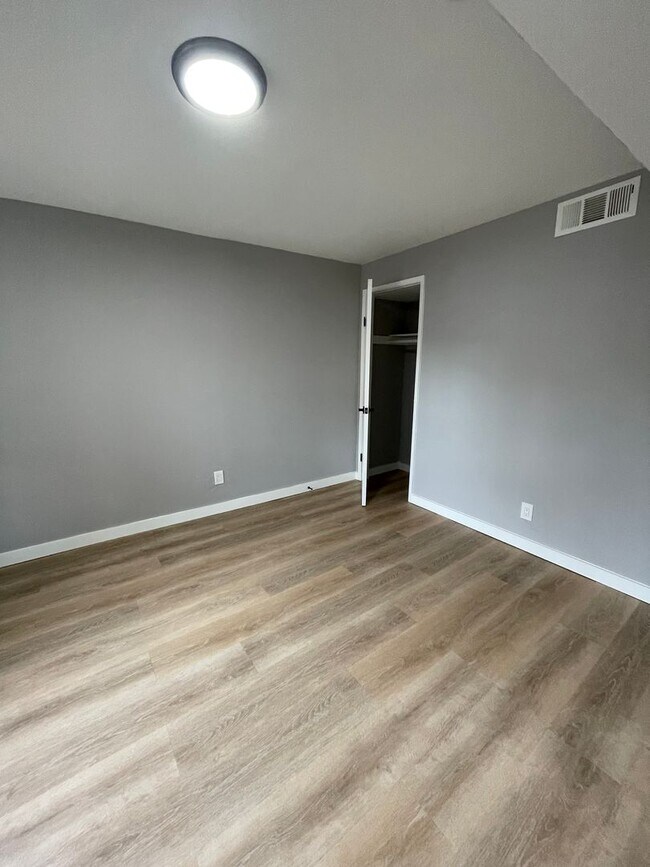 Foto del edificio - 1519 Campbell St