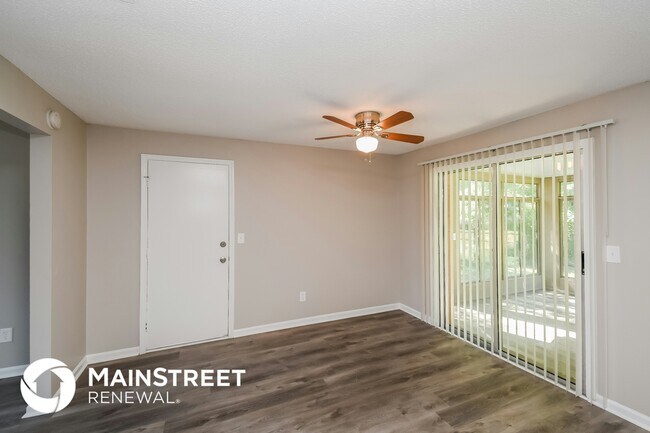 Building Photo - 1448 Raven Dr S
