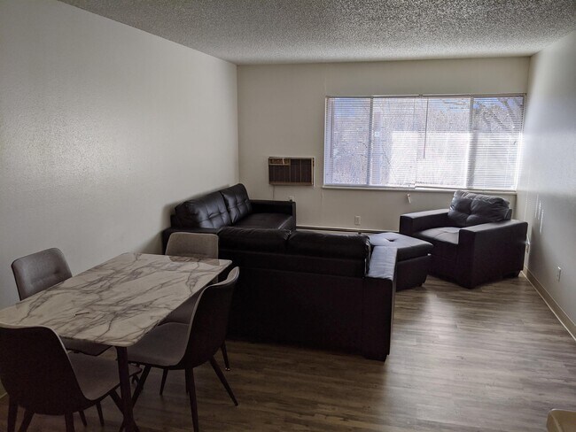 Building Photo - 3611 E San Miguel St