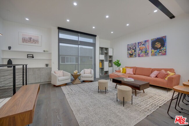 Foto del edificio - 4422 Riley Dr