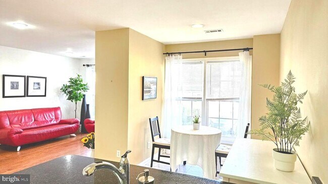 Foto del edificio - 6008 Rabbit Hill Ct