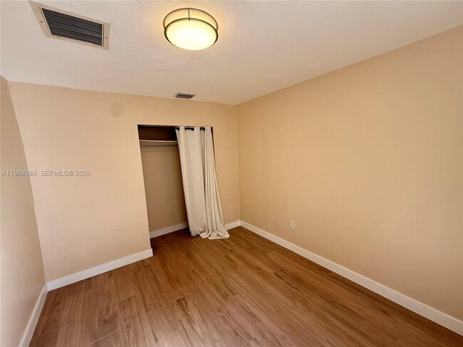 Foto del edificio - 287 NE 118th Terrace