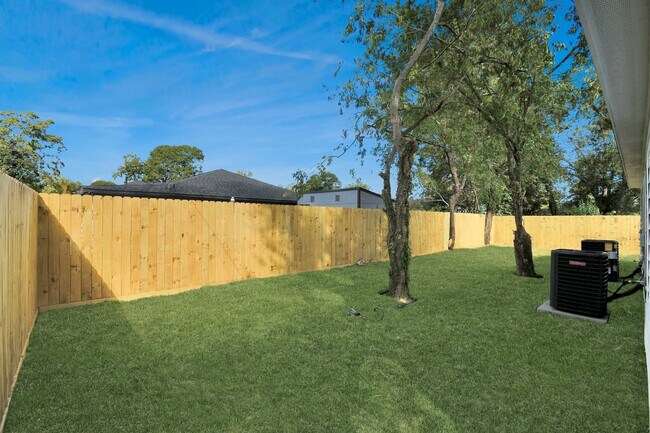 Foto del edificio - 5941 Southlea St