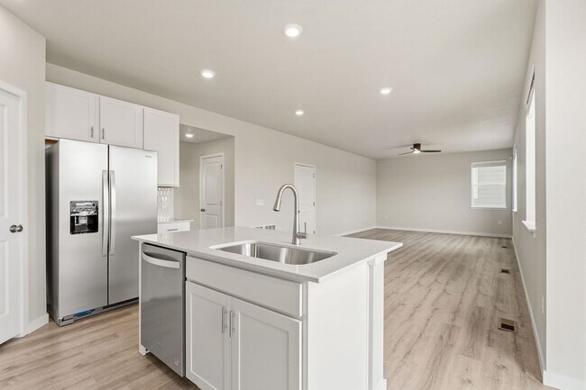 Building Photo - New 3-Bed, 2.5-Bath House with 2-Car Garage in Prairie Song