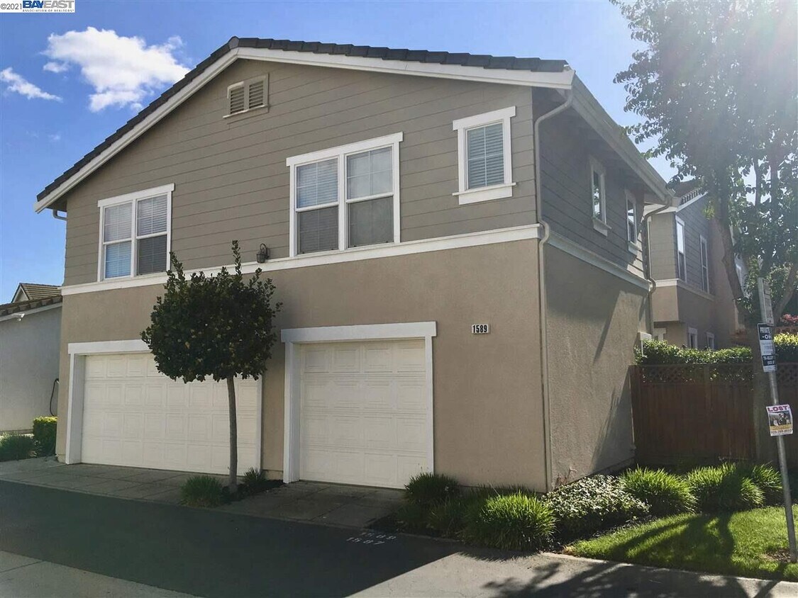 Primary Photo - 1589 E Gate Way