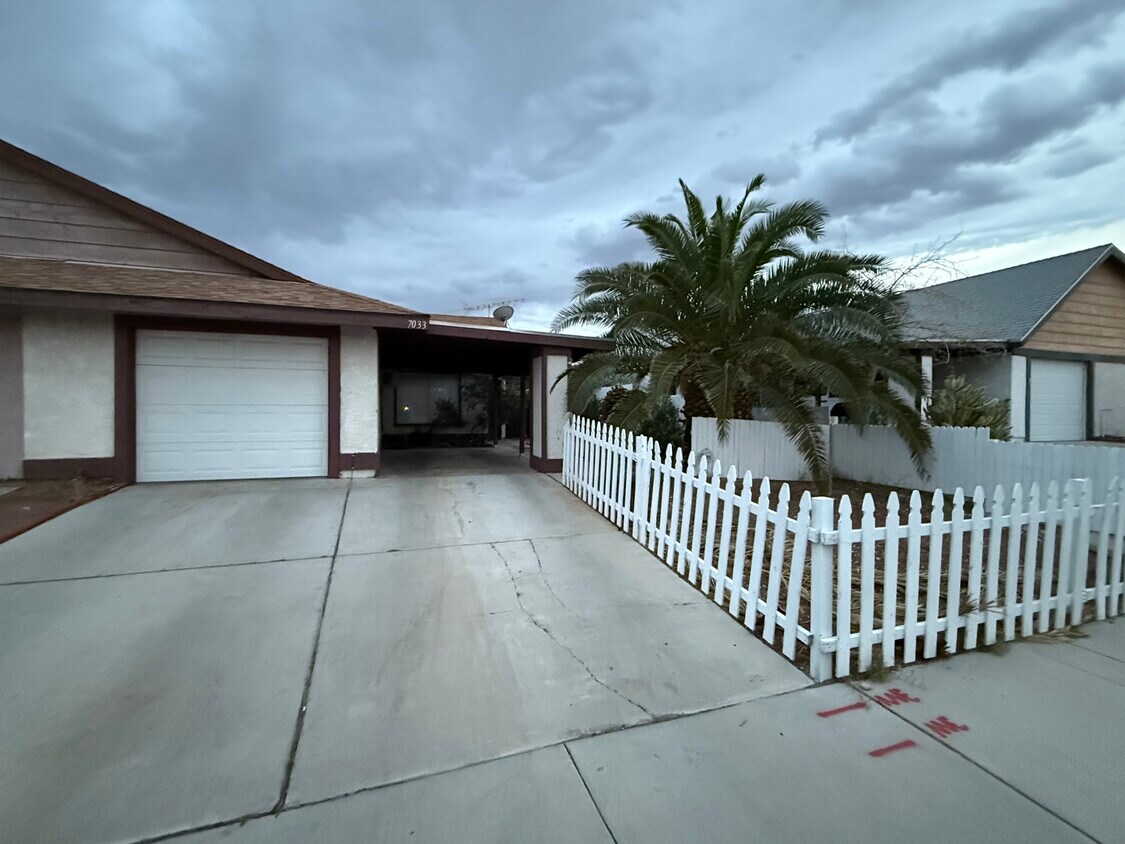 Foto principal - 7033 Kenwood St