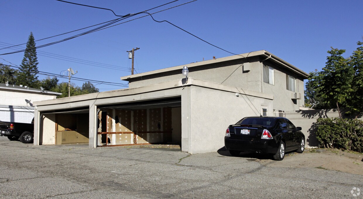 Foto del edificio - 441 Silverwood Ave