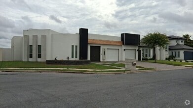 Building Photo - 4704 Savannah Ave