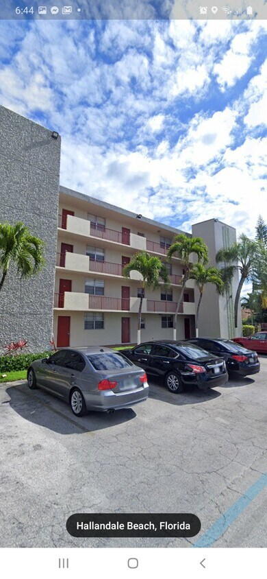Primary Photo - 3181 W Hallandale Beach Blvd