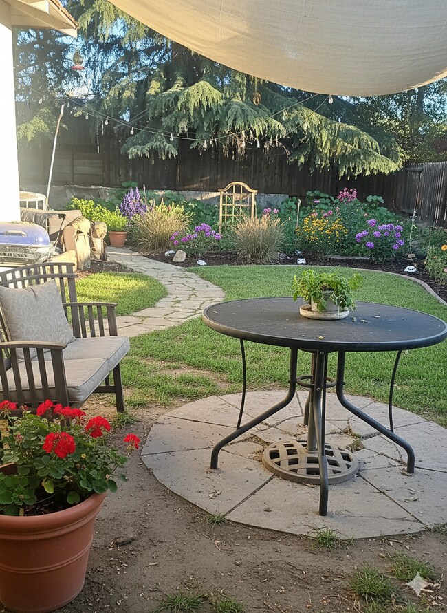 Foto del edificio - 1539 Marshall St