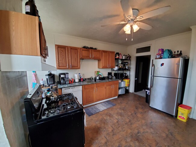 Building Photo - 78 Greenbush St