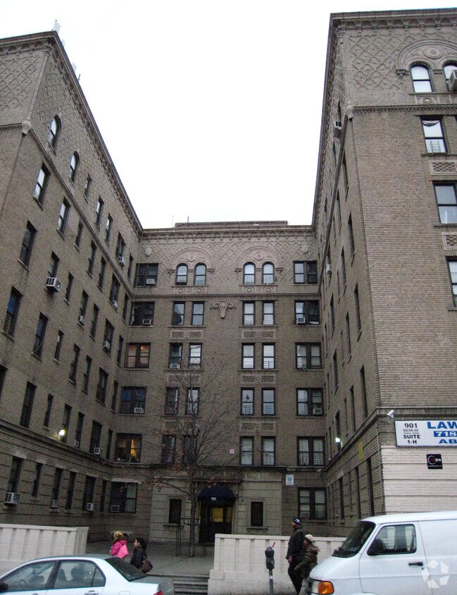 Foto del edificio - 901 Walton Ave
