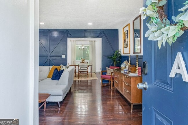 Building Photo - 2100 Cascade Rd