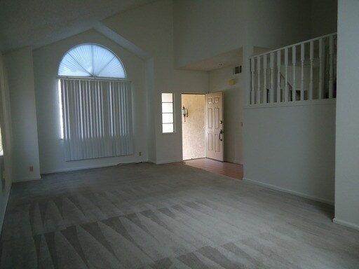 Building Photo - 421 Canfield Ct