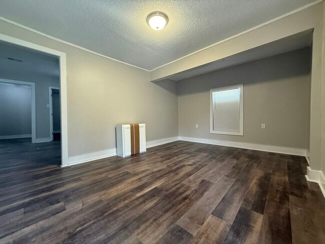 Building Photo - 705 Harahan Rd