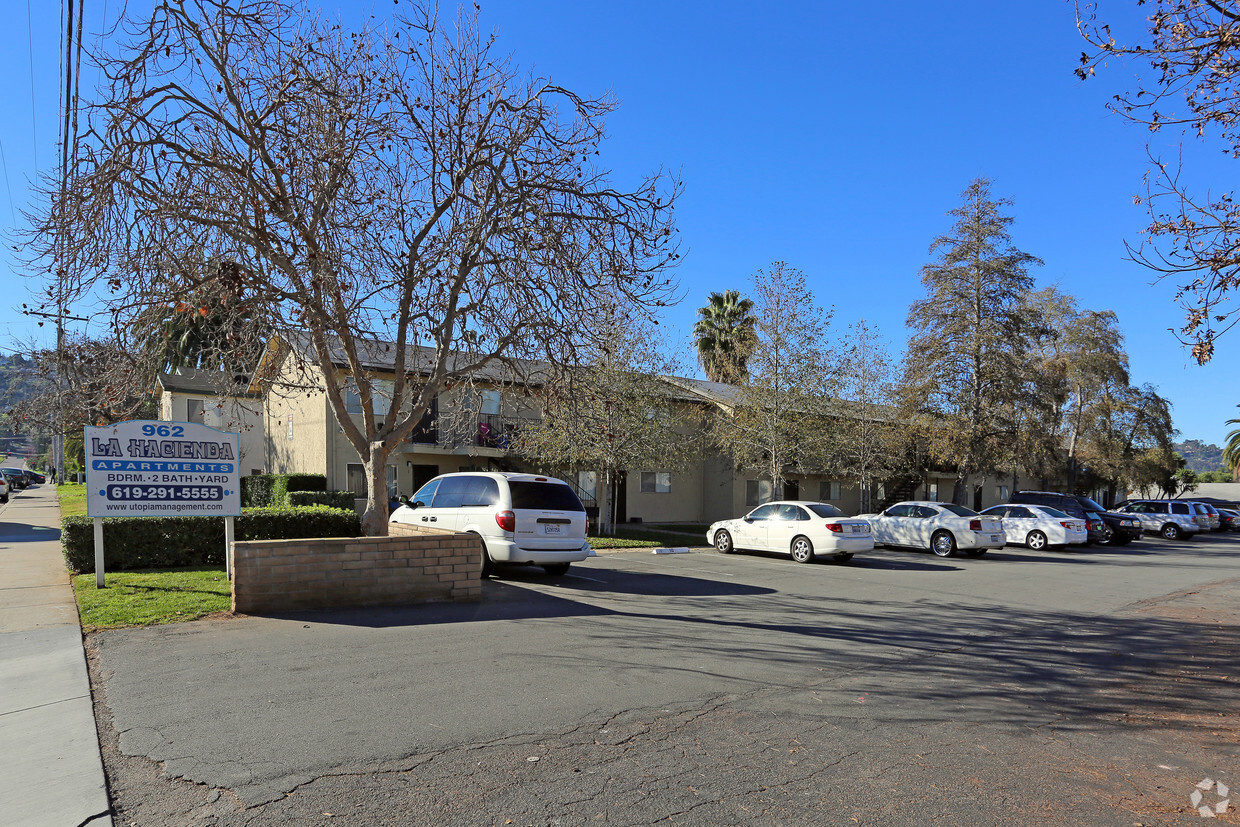 Primary Photo - La Hacienda Apartments